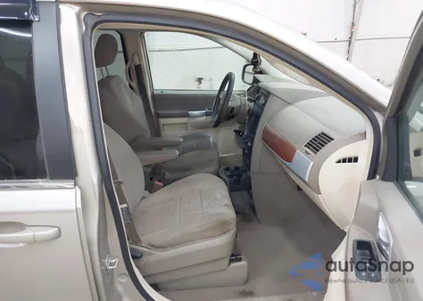 2008 Chrysler Town & Country Touring from USA, damaged, VIN 2A8HR54P08R740705